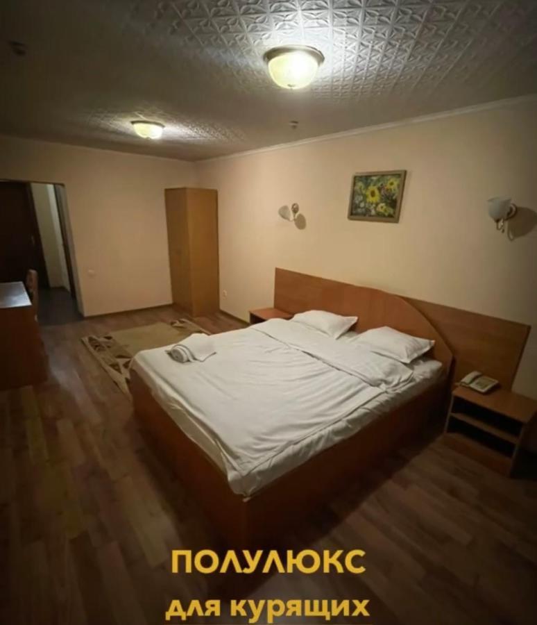 Zhassybi Hotel Astana Buitenkant foto