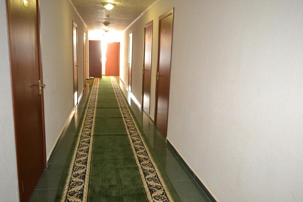 Zhassybi Hotel Astana Buitenkant foto