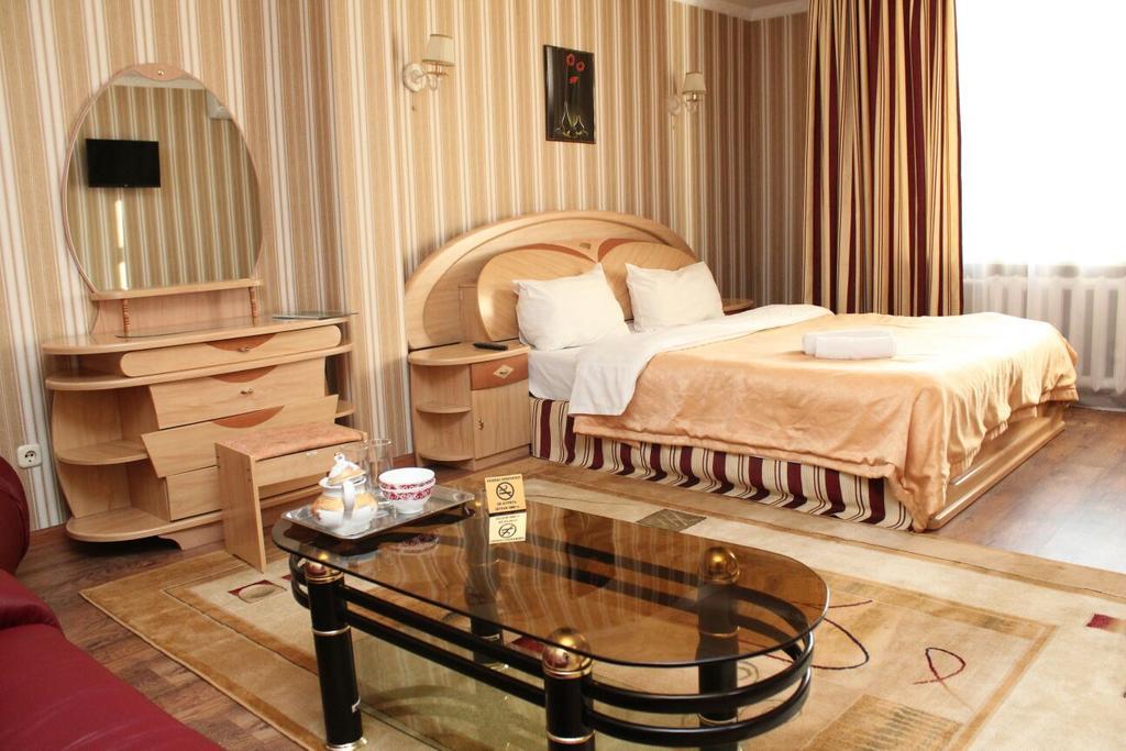 Zhassybi Hotel Astana Buitenkant foto